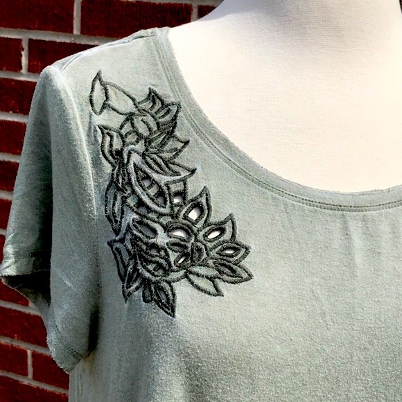 Max Jeans Hi-Lo Top - Picture 2 of 7